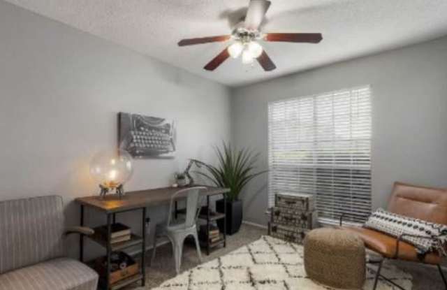 7972 Pipers Creek St Gallery 4