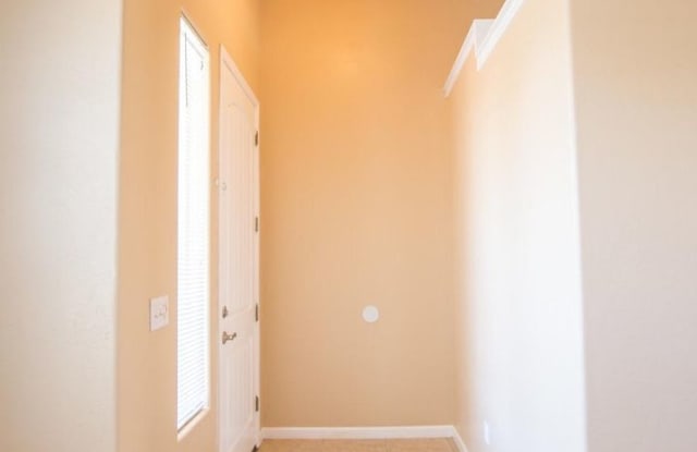 Beautiful 4 bed / 2.5 bath Gallery 3