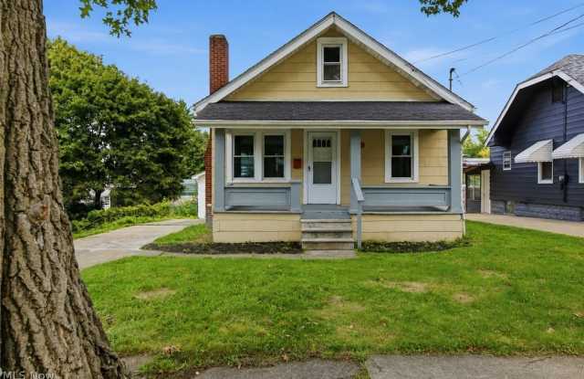 975 Corwin Avenue Gallery 1