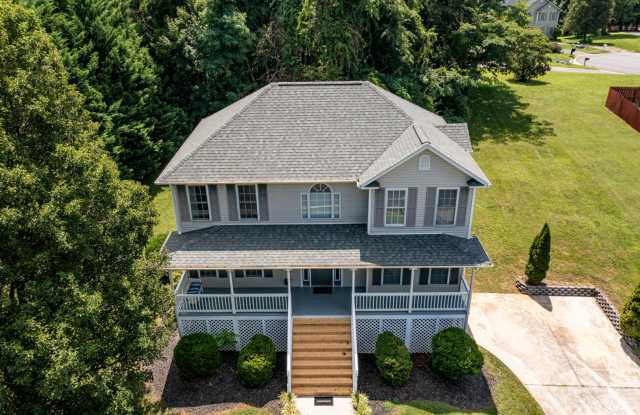 3 Bedroom || 2.5 Bathroom Home with Basement photos photos
