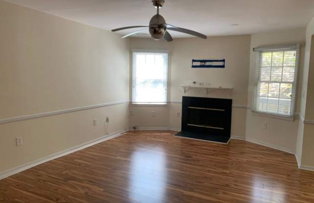 75 Quartz Lane photos photos