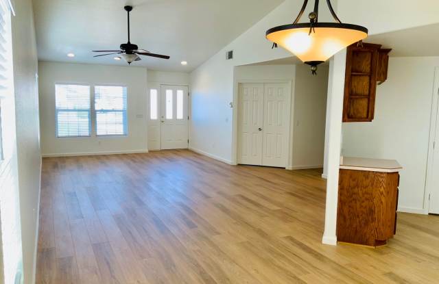 Quiet Home in Copper Hills located in a Cul-de-sac. **Do not distrub current tenant** photos photos