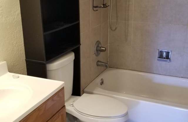 324 1/2 Webster Street, Apt B Gallery 2