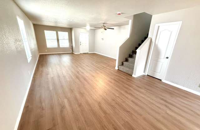 **APPLICATION RECEIVED** Spacious 3-Bedroom Home with Upstairs Loft & Fenced Backyard! Gallery 4