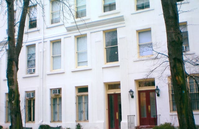 832 Pine St Apt 2A - 832 Pine St, Philadelphia, PA 19107