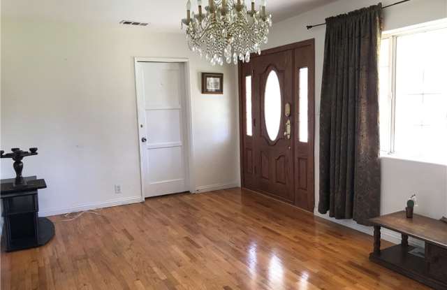 2822 Weidermeyer Avenue Gallery 2
