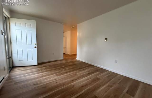 2522 Beacon Street Gallery 4