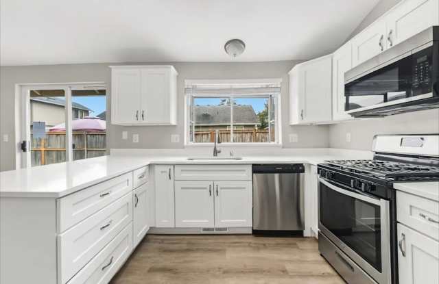 6031 60th Loop Se Gallery 2