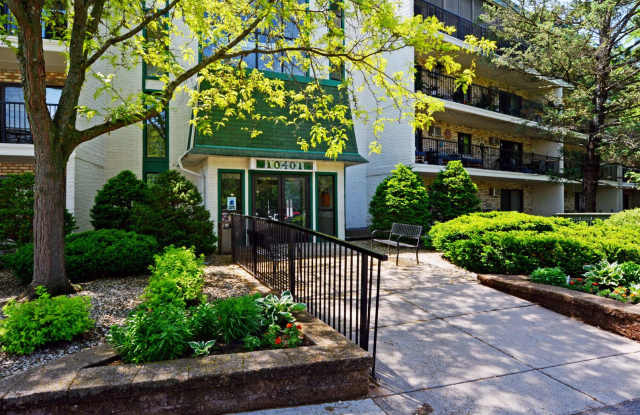 Available now - Top-Floor Living with Style and Convenience in Minnetonka! photos photos