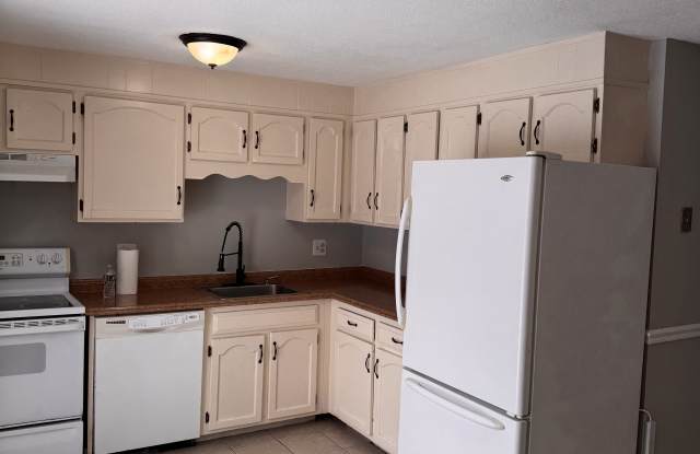 148 Westbury Park Rd - 148 Westbury Park Road, Watertown, CT 06795