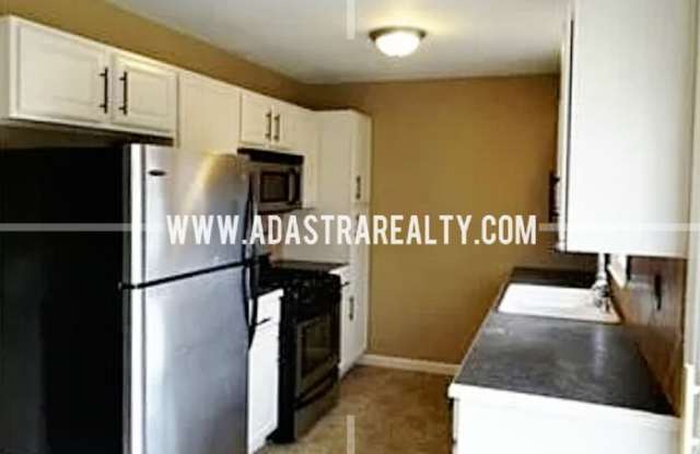 3305 East 107th Terrace Gallery 3