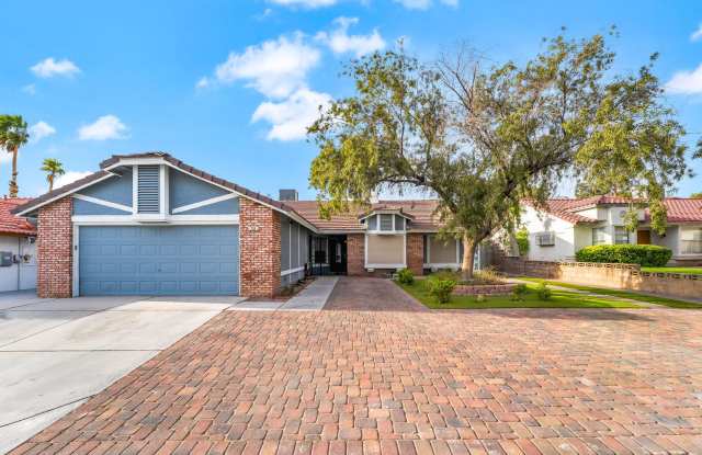 Spacious Single-Story Living with Oversized Lot and Dual Living Areas! photos photos