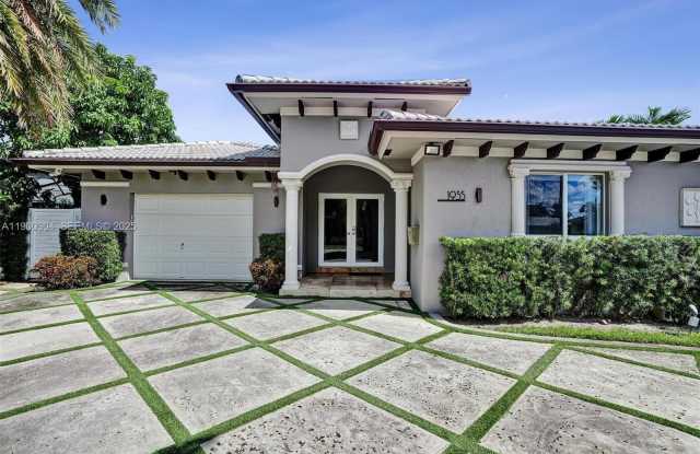 1935 NE 117th Rd - 1935 Northeast 117th Road, North Miami, FL 33181