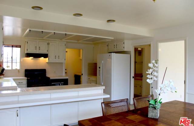 1455 South GENESEE Avenue - 1455 South Genesee Avenue, Los Angeles, CA 90019