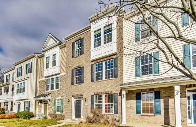 *Coming Soon* 3 bedroom, 2.5 bath Luxury Townhome in Market Square Subdivision! photos photos