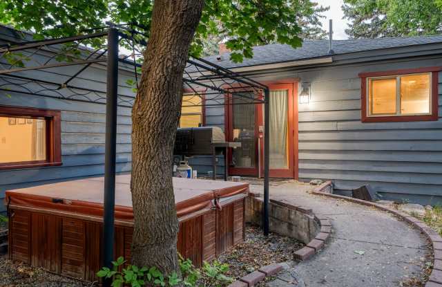 Hot Tub, 3-Car Garage, Pet-Friendly, Enclosed Yard With Privacy Fence photos photos