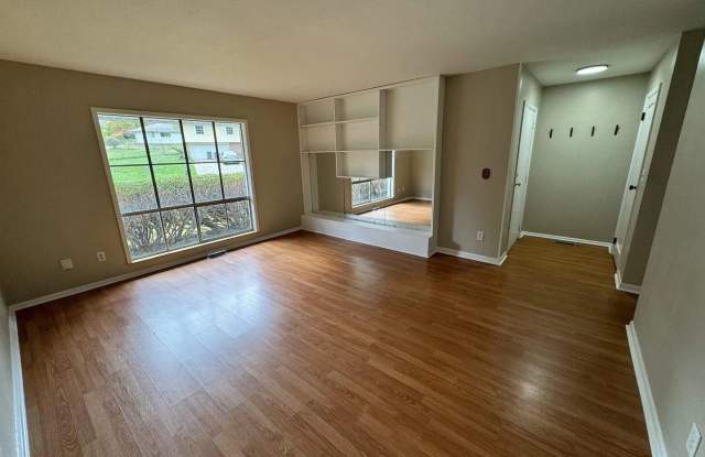 1122 W Winding Way Gallery 2