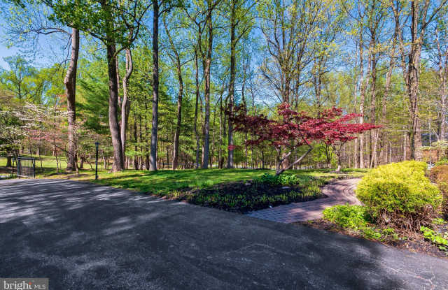 4541 DUSTIN ROAD Gallery 3