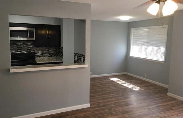 2804 W Walnut Hill Lane Gallery 2