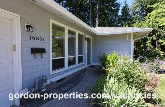 SE Garrett Dr - Milwaukie 3 bedroom with hardwood floors photos photos