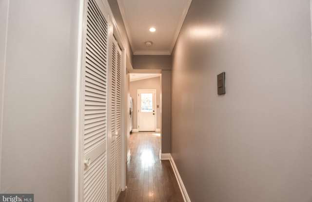 544 NEWTON Place NW Gallery 4