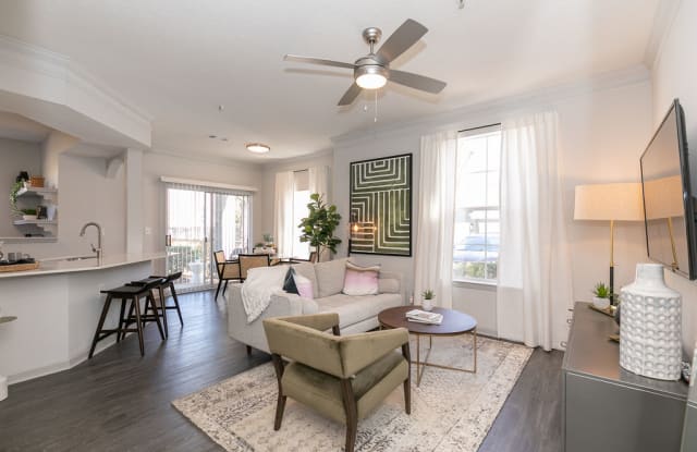 Deerfield Village Apartments Gallery 4