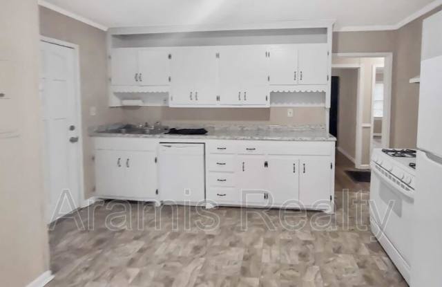 477 Morningside Dr NE Gallery 3