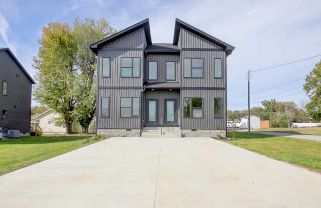 226 3rd Street - 226 3rd Street, Guthrie, KY 42234