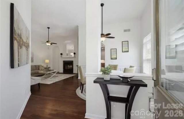 515 Lakefront Drive Gallery 2