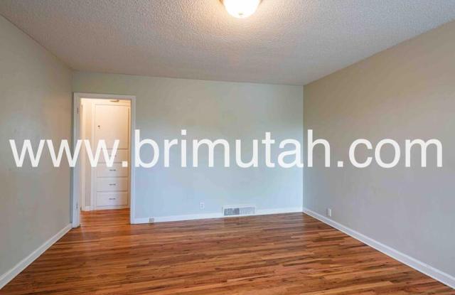 2529 Melbourne St. Gallery 2