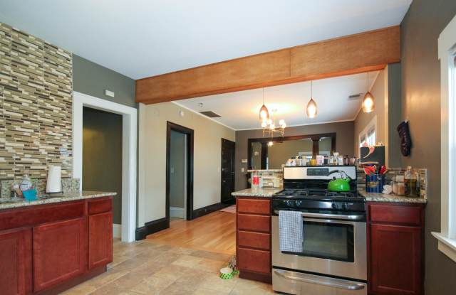 2718 Lincoln Street Northeast - 2 Gallery 2
