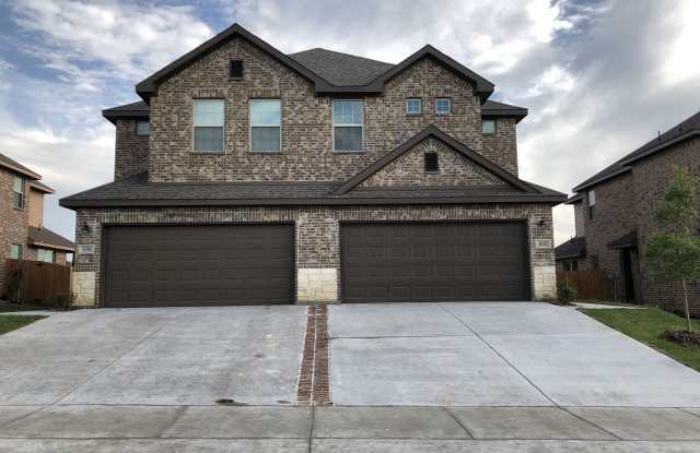 1032 West Sierra Vista Court - 1032 W Sierra Vista Ct, Midlothian, TX 76065