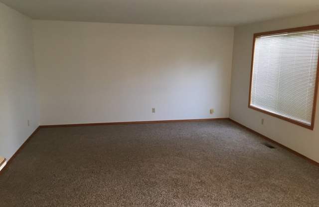 16505 NW Paisley Dr. - Wonderful Home Near Bethany Gallery 3
