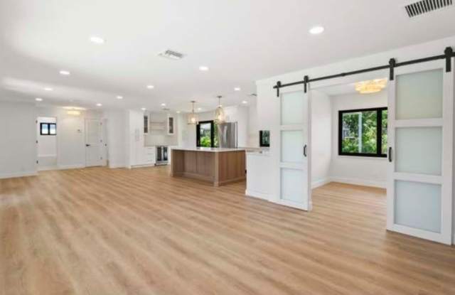 128 W NORFOLK Road Gallery 1