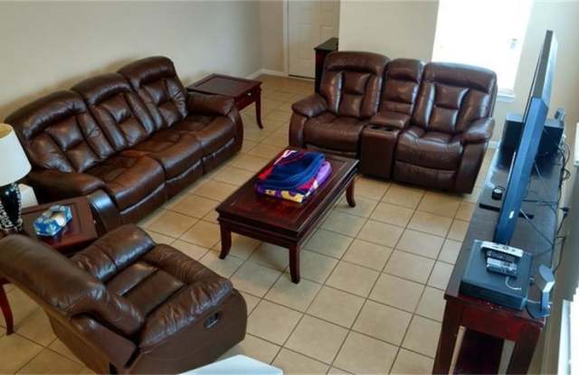 11214 Barker Park Court Gallery 3