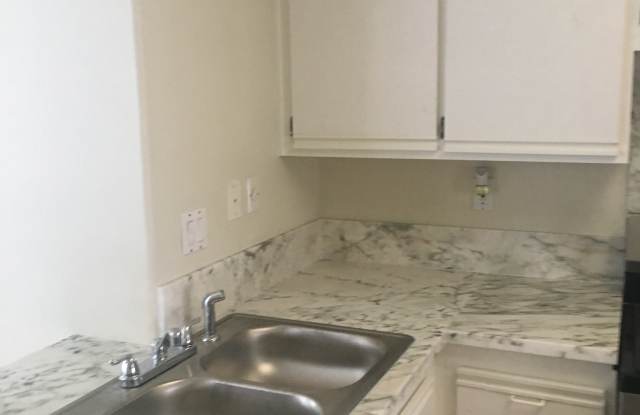 28435 Klondike Ave Gallery 2