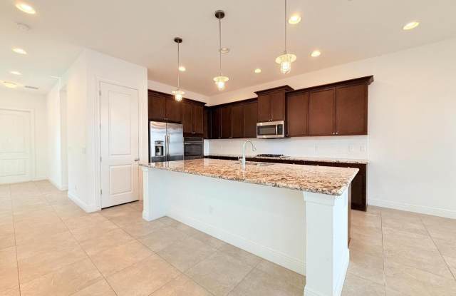 2074 Dickens Terrace Gallery 3