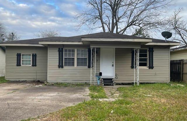 323 Atlanta - 323 Atlanta Avenue, Nederland, TX 77627
