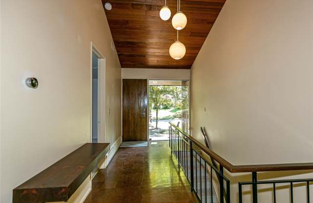77 Somerset Drive Gallery 3