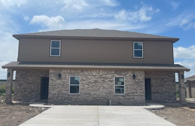 128 Olive Street - 128 Olive Street, Los Fresnos, TX 78566