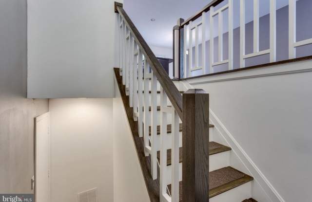 7253 LINDEN TREE LANE Gallery 3