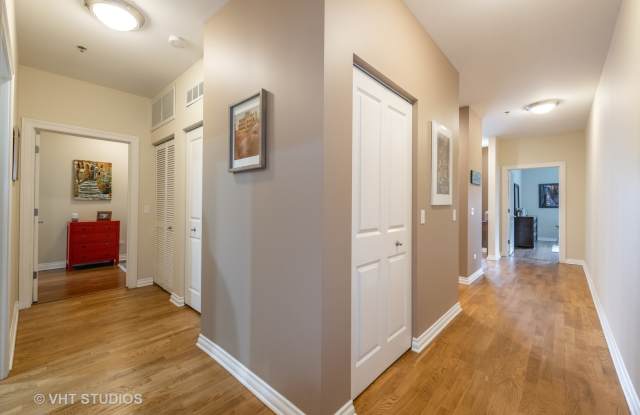5556 North SHERIDAN Road Gallery 4