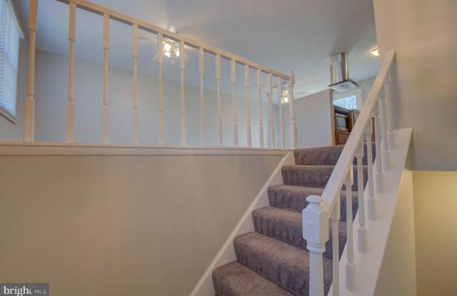 7806 MINERAL SPRINGS DRIVE Gallery 3
