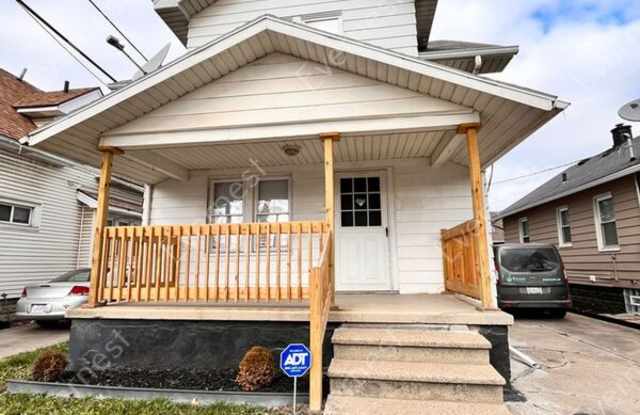 1011 E Manhattan Blvd - 1011 East Manhattan Boulevard, Toledo, OH 43608