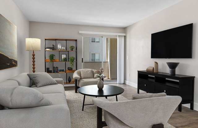 Deerwood Apartments Gallery 2