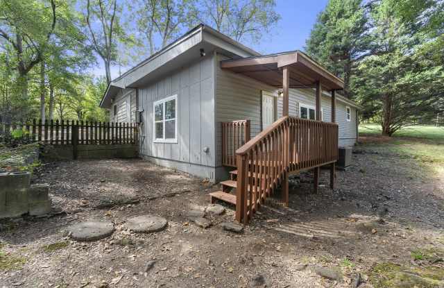 3745 Feldwood Place, Unit 5 Gallery 1