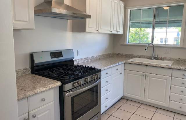 COMING SOON! Spacious 2 Bedroom 1 Bath House in Eagle Rock photos photos