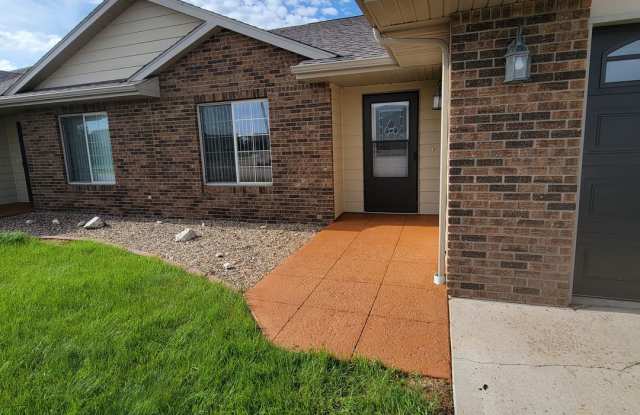 ~ APPLICATIONS PENDING ~ 2 Bed, 2 Bath Townhome for Rent - 309 Sapphire Lane, Rapid City, SD 57701