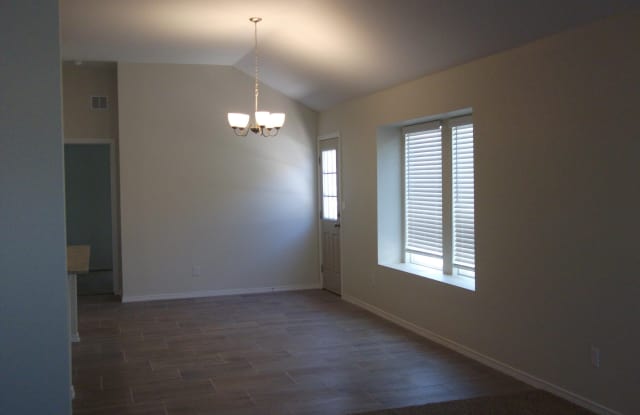 5013 VINCENT JAMES Gallery 3