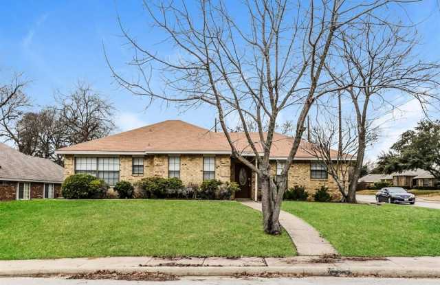 1931 TIMBERLINE Circle - 1931 Timberline Circle, Duncanville, TX 75137
